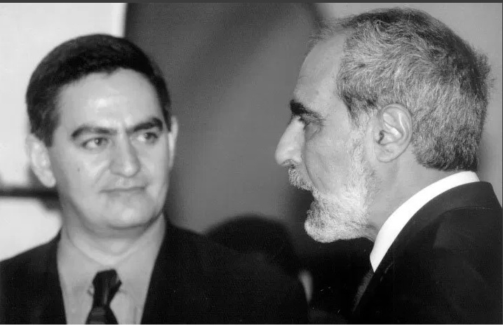 Əvvəl Elçibəyə, sonra onlara xəyanət etdi - Əli Kərimlinin küsdürdüyü müavinləri