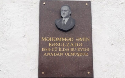 Rəsulzadənin üçüncü barelyefi - Bu dəfə təkcə adı saxladılar