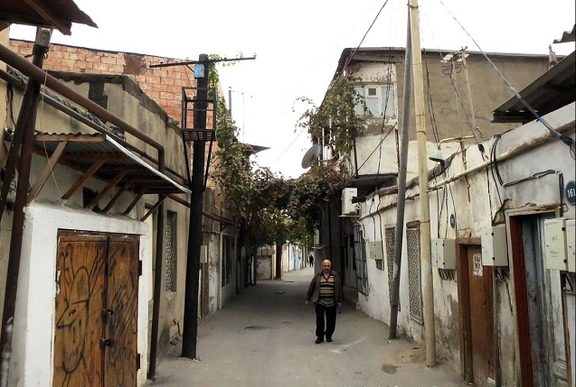 Bakının bu ərazisində söküntü başlanılır