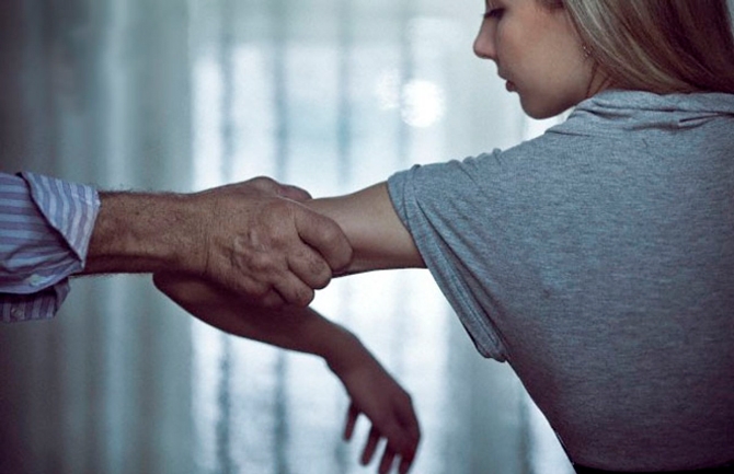 12 yaşlı şagirdinə qarşı seksual zorakılıq edən 62 yaşlı məktəb direktorundan XƏBƏR VAR