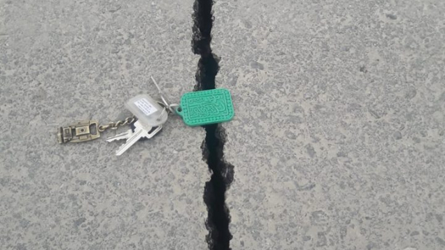 Zəlzələ yollara da ziyan vurdu - Sürüşmə oldu 