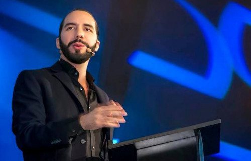 İlham Əliyev El-Salvadorun yeni Prezidentini təbrik etdi