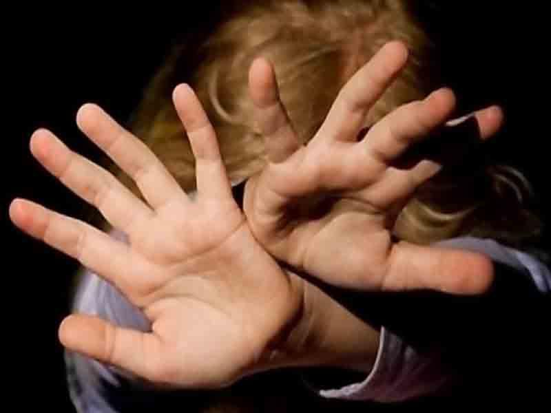 Bakıda keçmiş məhkumdan iyrənc hərəkət: azyaşlı qızı bıçaqla hədələyərək ...