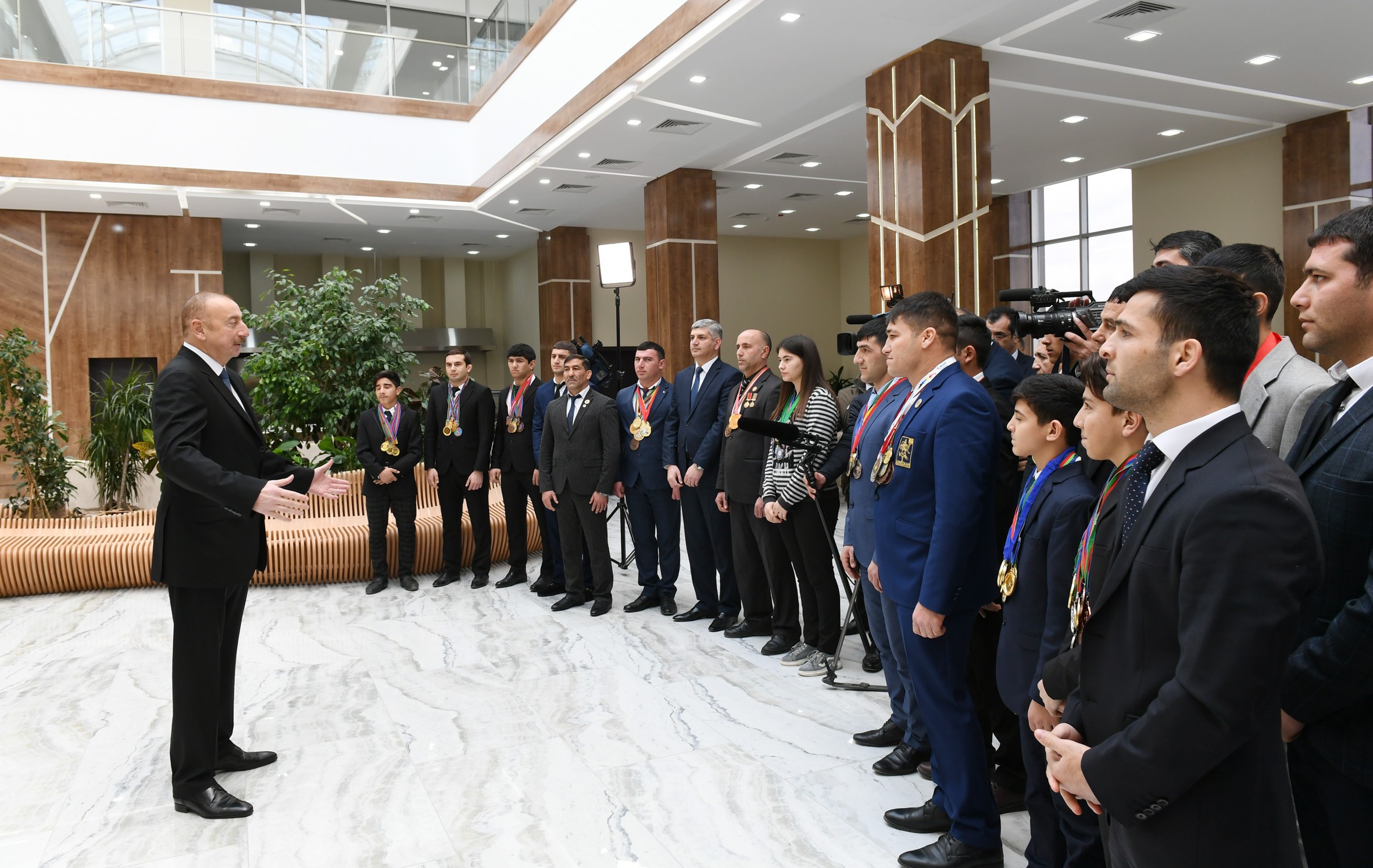 Prezident: “Mənim göstərişimlə Azərbaycanın rayonlarında ödənişli ictimai işlər yaradılıb”