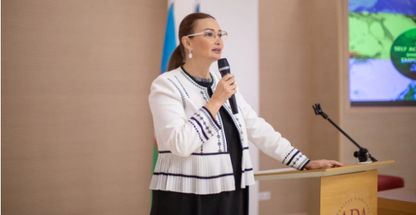 Qənirə Paşayeva gənclərlə görüşdə bir sıra çağırışlar səsləndirib