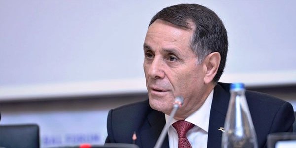Baş nazir gömrükçülərlə bağlı qərar imzaladı