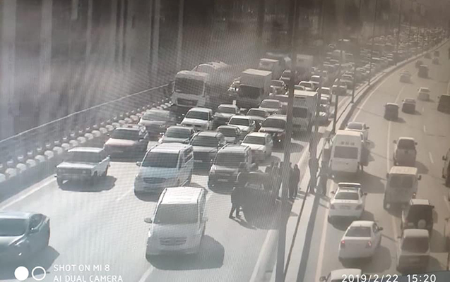 Bakıda maşın aşdı - Bu yolda tıxac var