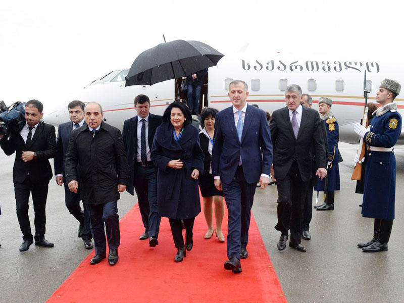 Gürcüstanın Prezidenti Azərbaycana rəsmi səfərə gəlib - FOTO