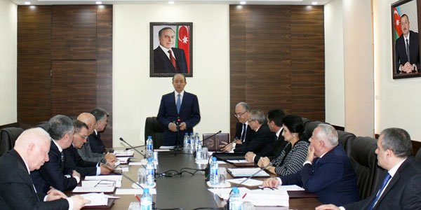 1 məhkəmə sədrinə, 5 hakimə töhmət verildi