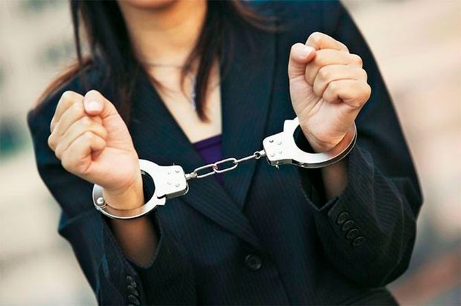 Bakıda 50 kişini aldadan qadın tutuldu - Hər birindən 20 manat alıb...