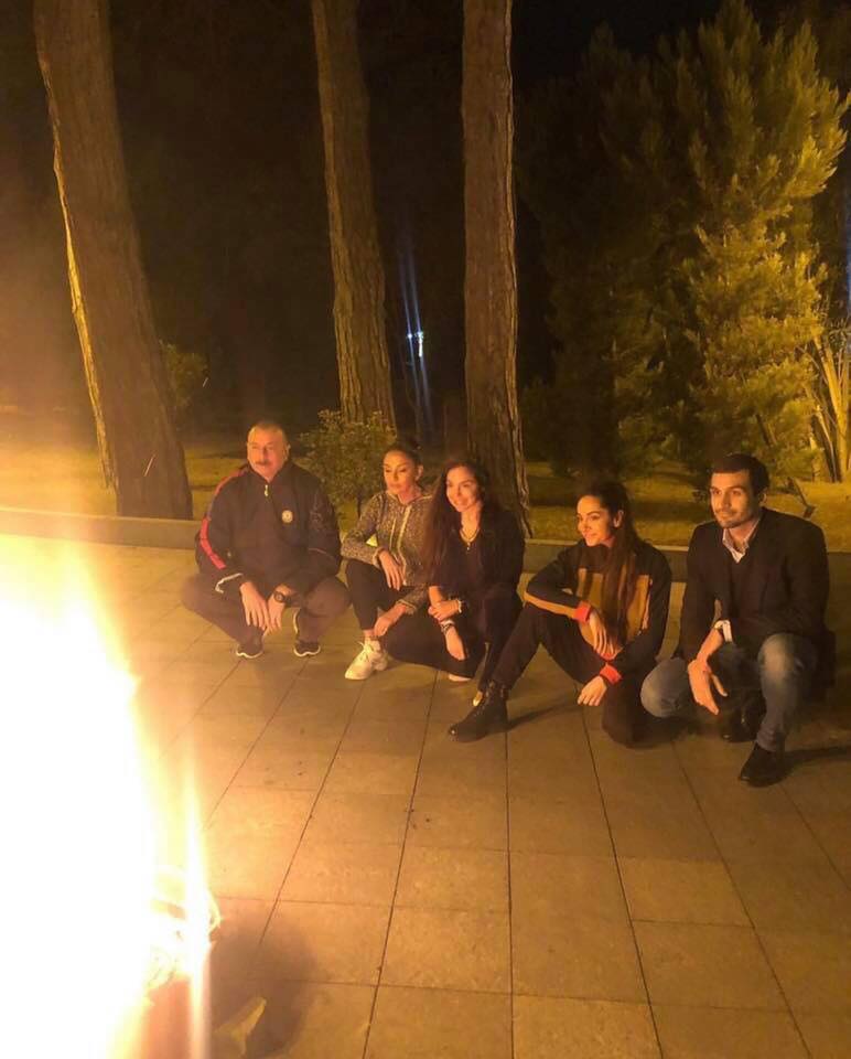 Prezident ailəsinin od çərşənbəsindən - FOTOLARI