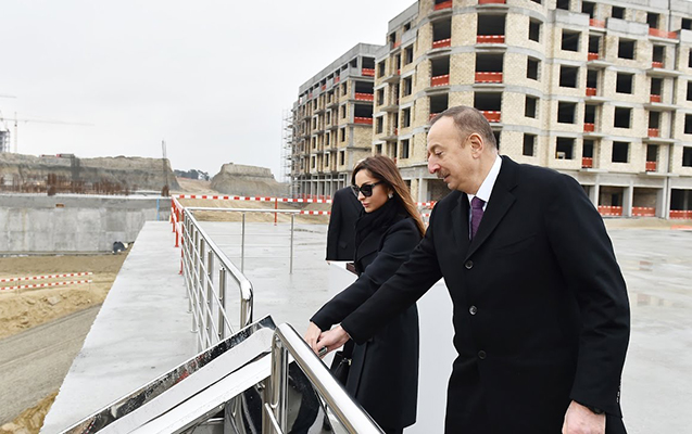 Prezident 44 mənzilli binanın təməlini qoydu