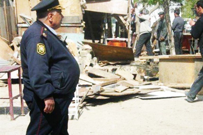 Azərbaycanda 3 polis işdən çıxarıldı
