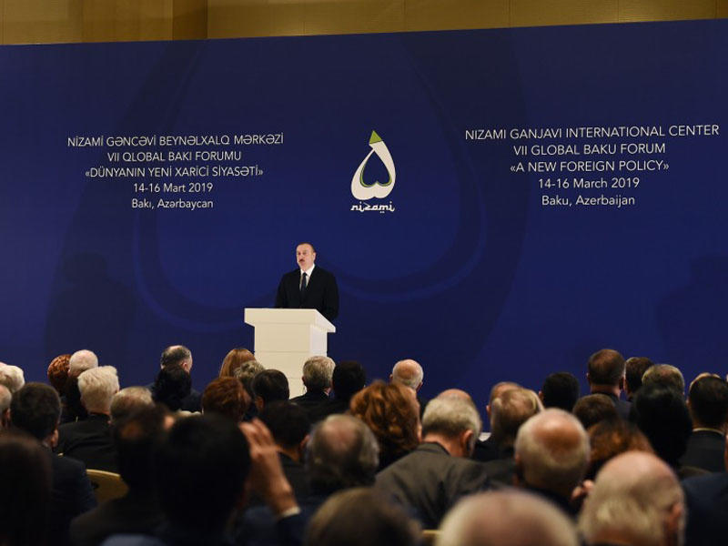 İlham Əliyev VII Qlobal Bakı Forumunun açılışında iştirak edir - FOTO