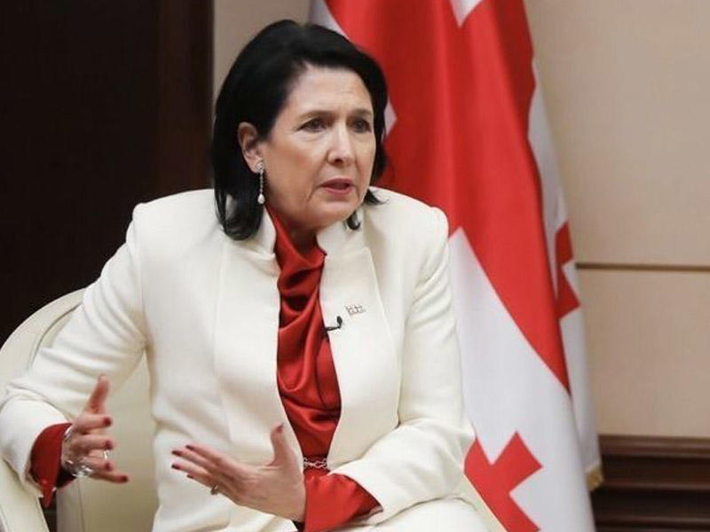 Gürcüstan prezidenti Yerevanda Ermənistanı Azərbaycan torpaqlarının işğalında ittiham etdi