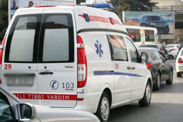 Azərbaycanda qadın "Təcili tibbi yardım" maşınında can verdi