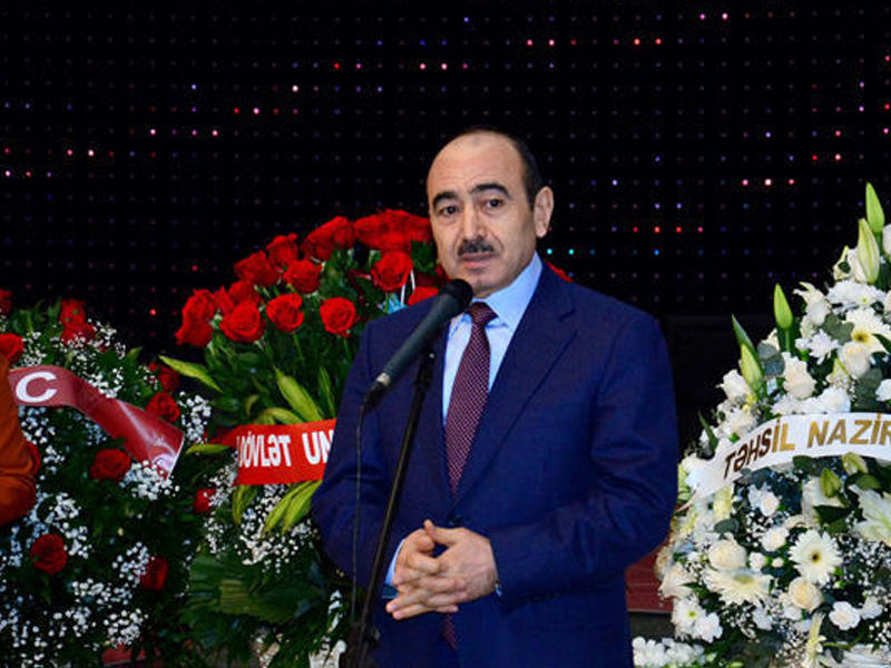 Əli Həsənov: "Azərbaycan dövlətinin KİV-lərə, jurnalistlərə dəstəyi şəffaf şəkildə həyata keçirilir"