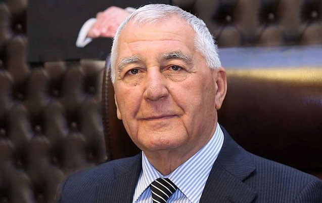 Prezident 80 yaşı tamam olan icra başçısını təltif etdi