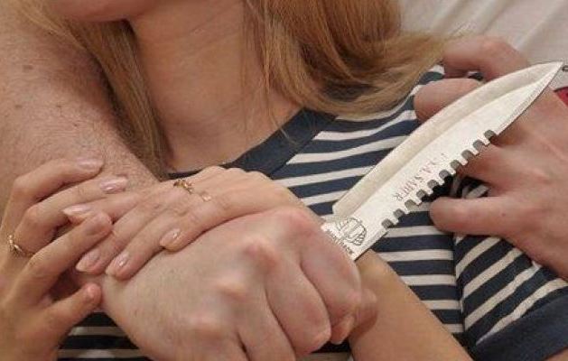 Azərbaycanda dayı bacısı qızını qaçıran oğlanın boğazını kəsdi