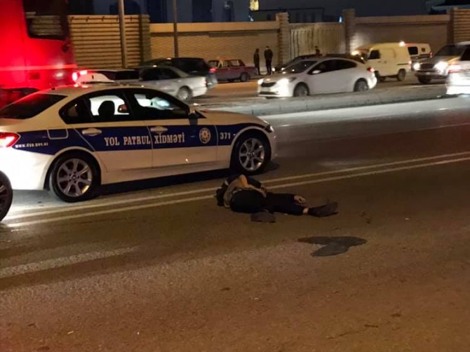 Bakıda maşın yolu keçən piyadanı vurub öldürdü - FOTO
