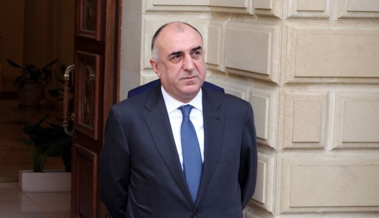 Elmar Məmmədyarov təyyarədə erməni jurnalisti belə susdurdu - VİDEO
