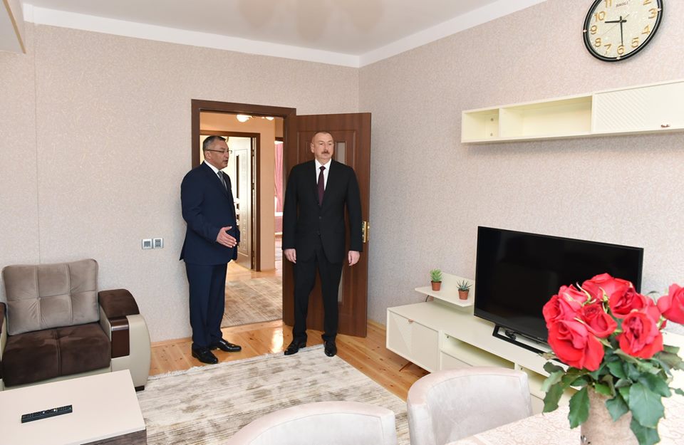 İlham Əliyev Kürdəxanıda - FOTOLAR