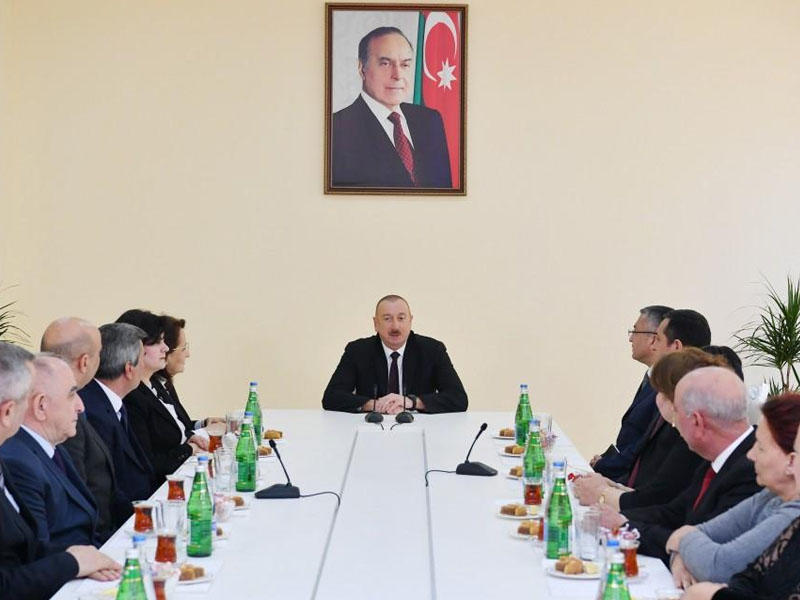  İlham Əliyev: "Mehriban Əliyevanın fəaliyyətini yüksək qiymətləndirirəm"