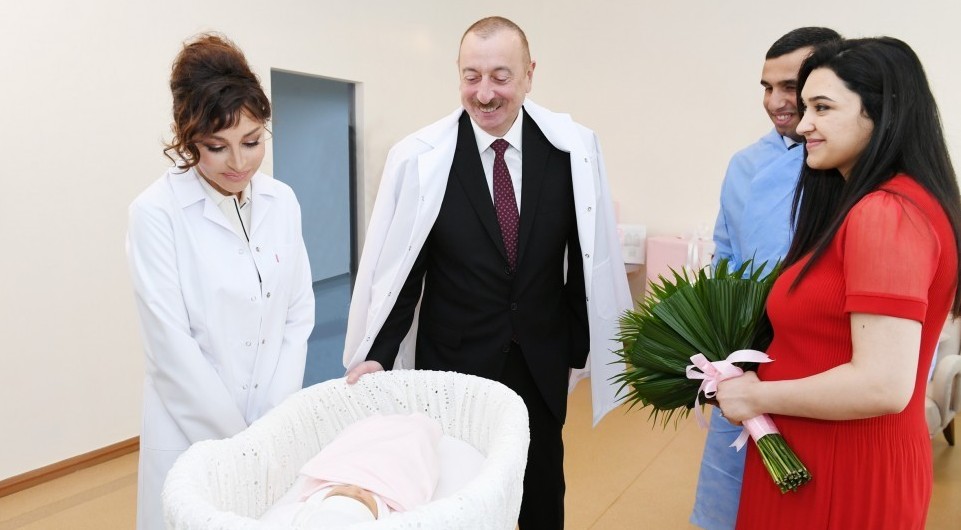 “İlk siz təbrik etdiyinizə görə, adını da Mehriban qoyduq”