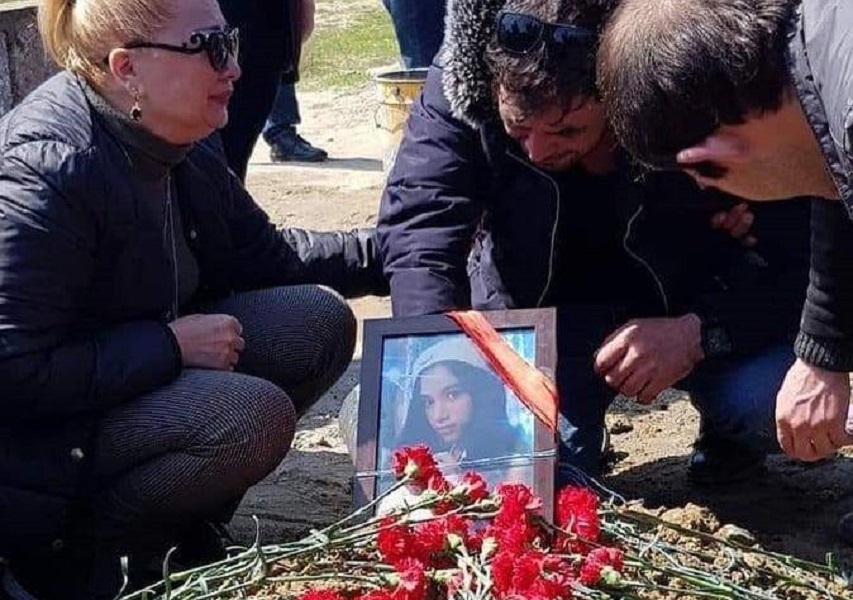 İşdən qovulan məktəb direktoru ölən Elinanın anasına susması üçün torpaq sahəsi təklif etdi