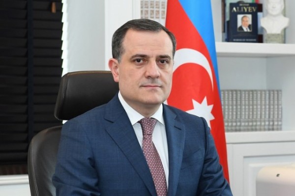 Ceyhun Bayramov jurnalistləri "mətbuat konfransı"na buraxdırmadı - ETİRAZ