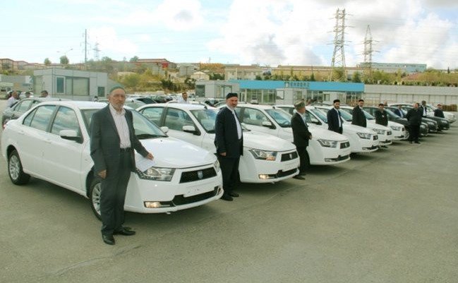 Mollalara yenə maşın verildi