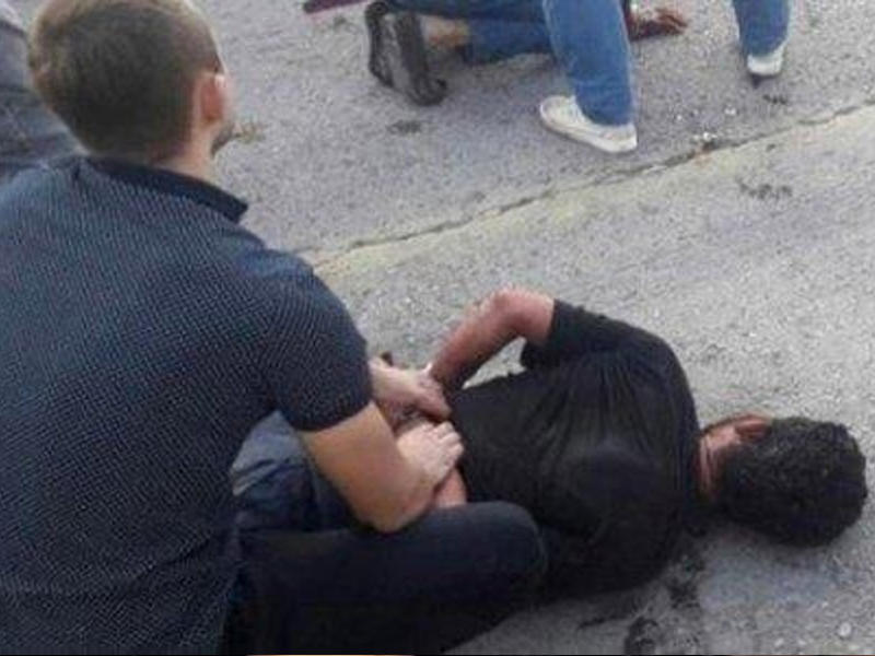 Həyat yoldaşını təhqir edən 13 illik dostunu öldürdü - Bakıda dəhşətli qətl