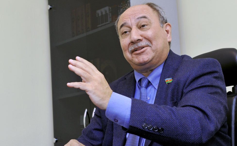 Deputat: Sahibsiz itlərin hamısı öldürülməlidir