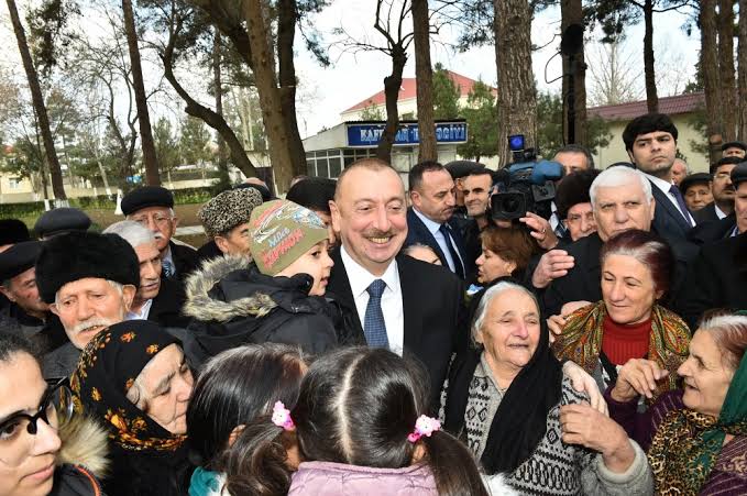 Çamur atmaqdan yorulmadınız?- Və ya 5-ci kolon niyə məğlub durumda...
