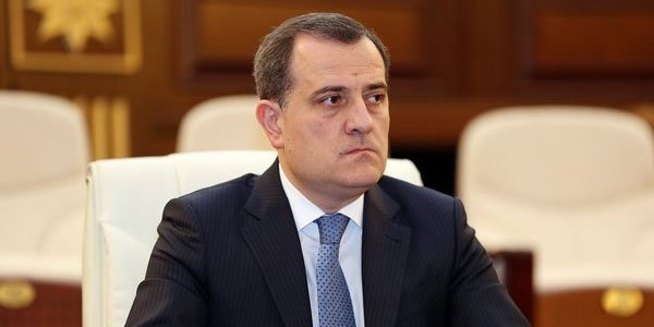 Nazir direktoru işdən çıxardı - Şikayətlərə görə