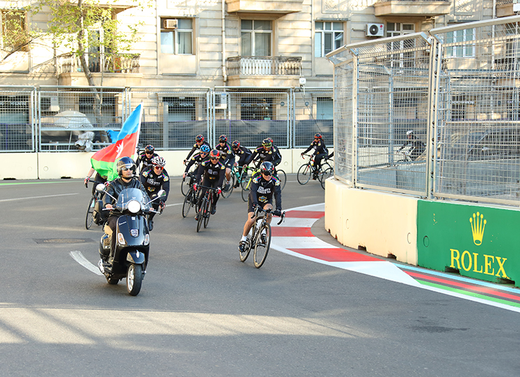 Mədət Quliyev F1-in Bakı trekinin veloyürüşündə - FOTOLAR