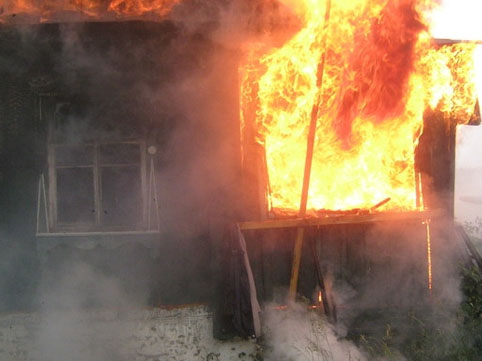 Bakıda 4 otaqlı evdə yanğın