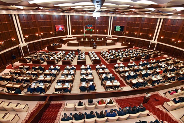 Deputatlara verilən vəsait iki dəfə ARTIRILDI