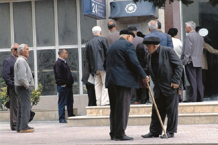Əlillərin təqaüdü niyə gecikir? - Nazirlikdən açıqlama