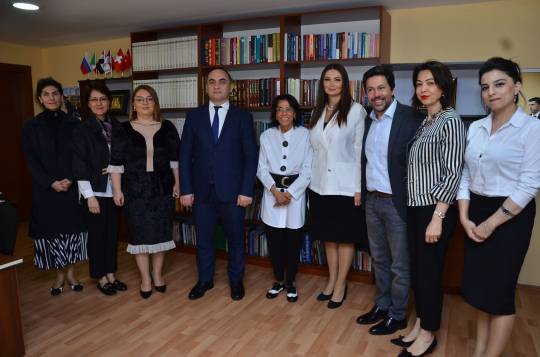 Qənirə Paşayevanın və Türkiyənin tanınmış yazarının kitablarının təqdimatı olub