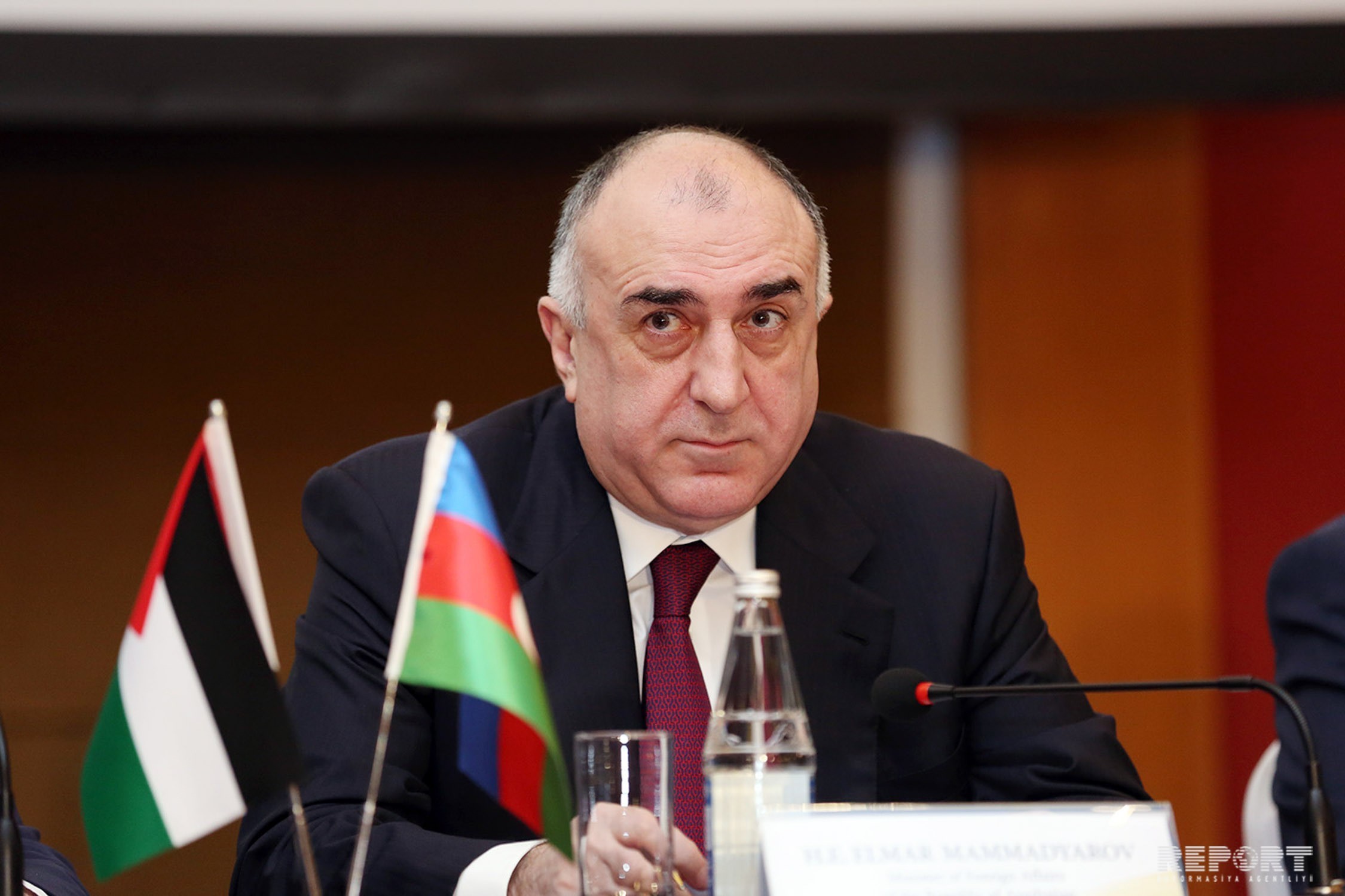 Elmar Məmmədyarov: "Ermənistan uşaq söhbətlərini qırağa qoyub danışıqlar masasına əyləşməlidir"