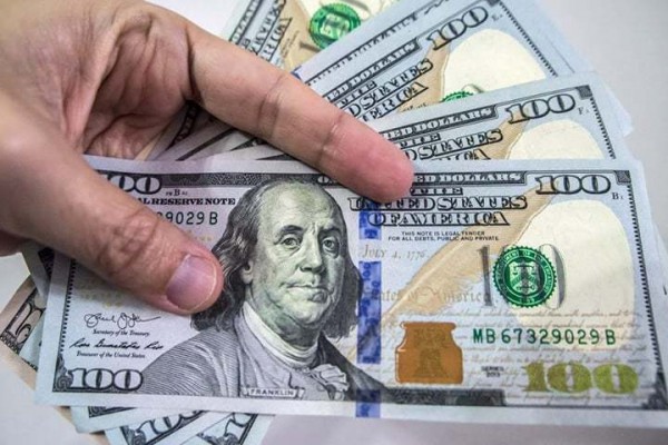 Banka 100 min manat qoyan əcnəbiyə yaşamaq icazəsi veriləcək - AZƏRBAYCANDA