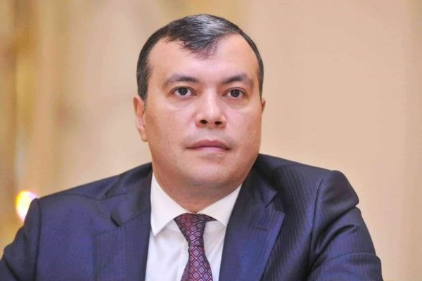 Rüşvətə görə işdən çıxarılan gömrük rəisi nazirin əmisi oğludur