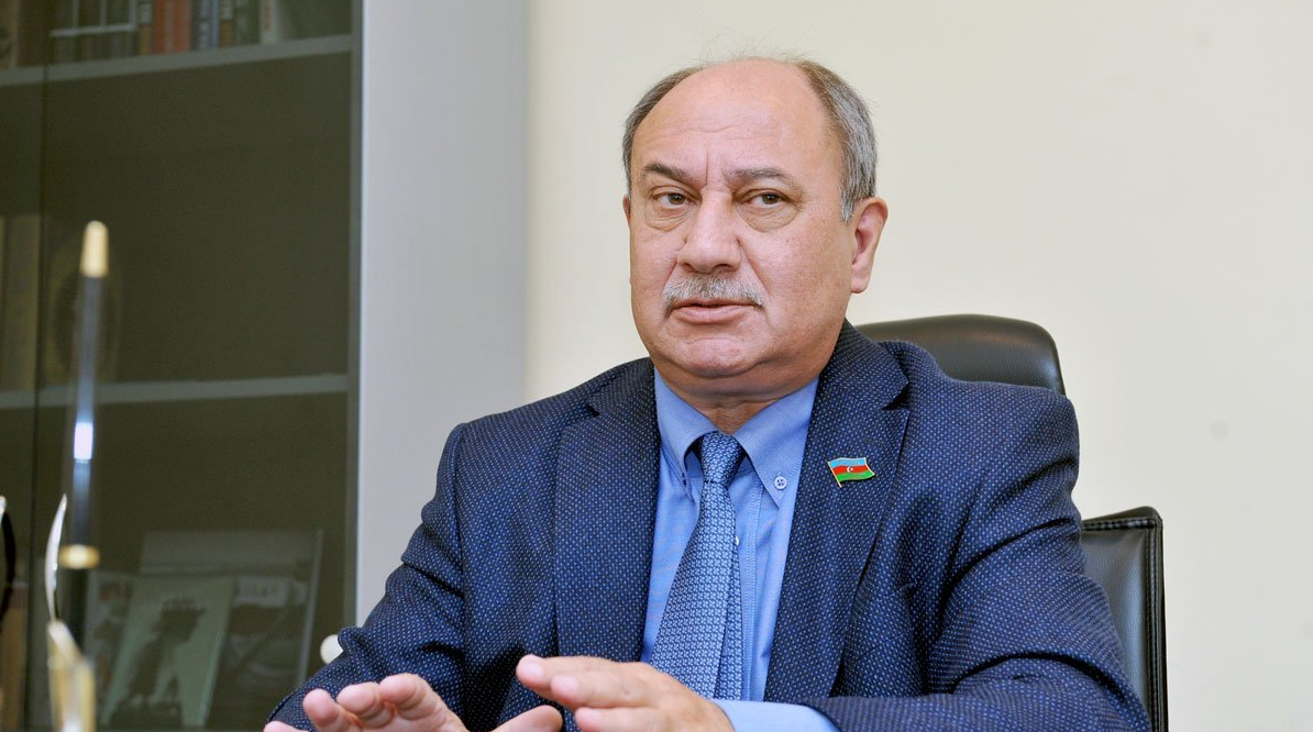 “Fuad Abbasov Türkiyə vətəndaşıdır, getsin Türkiyəyə” – Araz Əlizadə