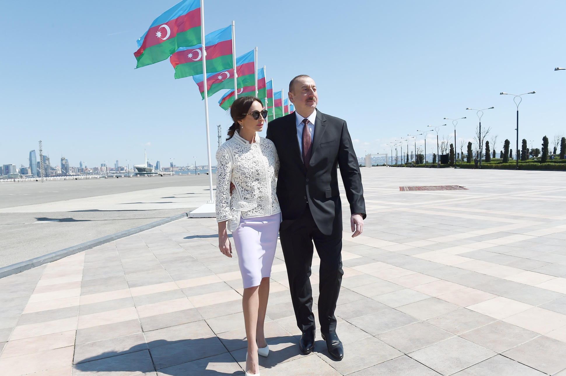 Prezident və birinci xanım Dənizkənarı Milli Parkda gəzintidə