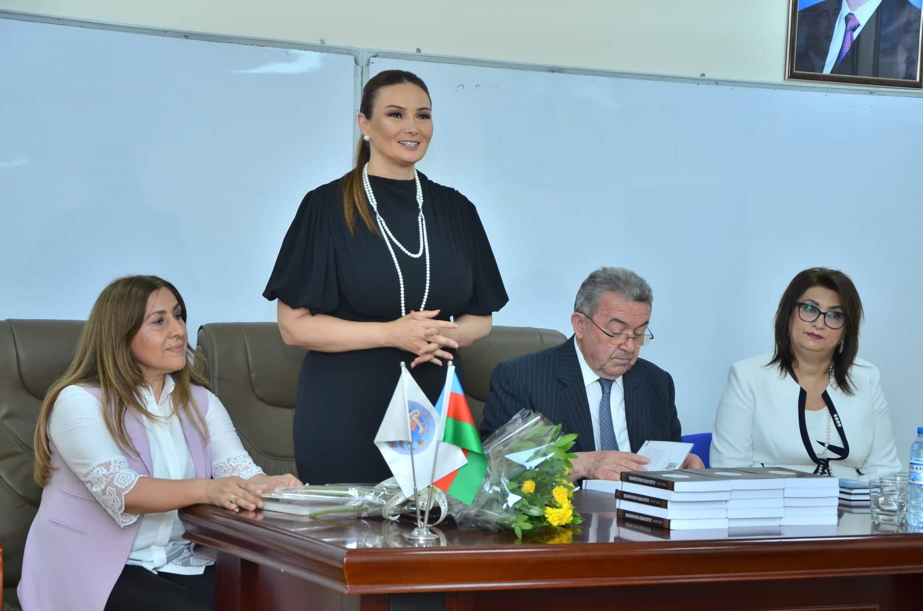 Qənirə Paşayeva AMEA-nın Riyaziyyat və Mexanika İnstitutunda çıxış edib