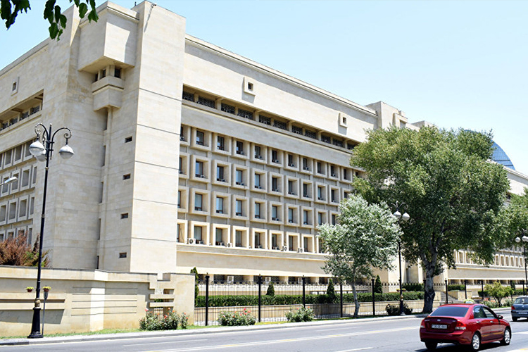 Azərbaycanda jurnalist dövlətə xəyanət ittihamı ilə həbs edildi