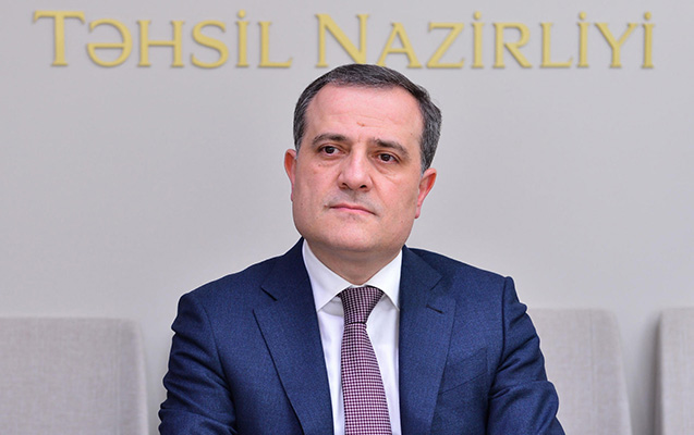 Məktəblərin gec bağlanması ilə bağlı narazılıqlara - Nazirdən cavab