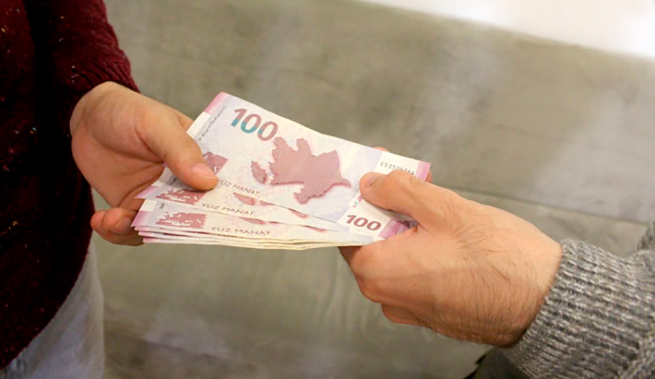 Polis şantaj edən şəxsi iş başında tutdu