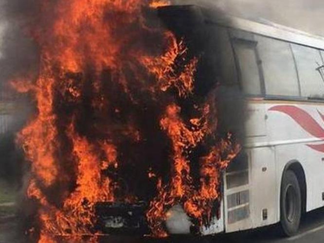 Dövlət Xidməti: Ərdəbildə yanan avtobus qanunsuz sərnişin daşıyan daşıyıcıya məxsusdur